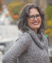 Headshot of Eleanor van Hest