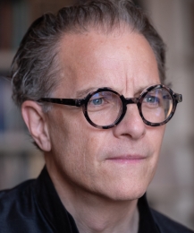Harcourt Headshot - 2025
