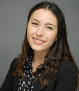 Portrait of Daria Mateescu ’25