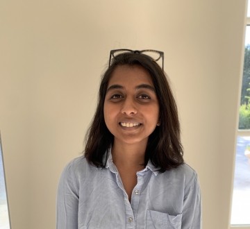 Headshot of Ashwini Velchamy ’20