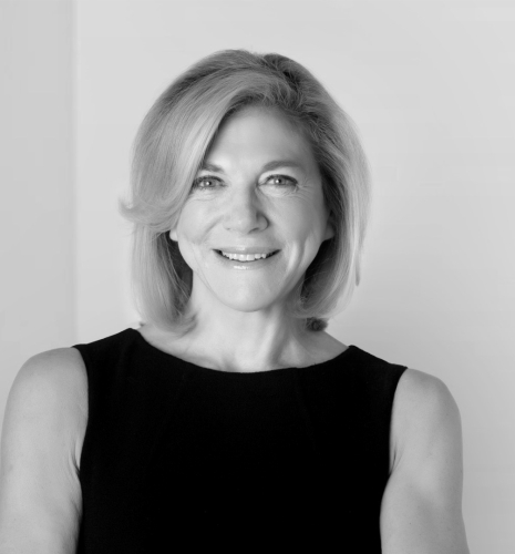 Lynn Forester de Rothschild '79 woman with bob haircut and black sleeveless shirt