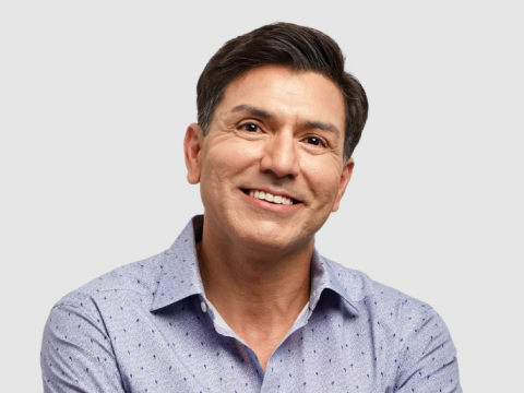 Michael Esquivel '00