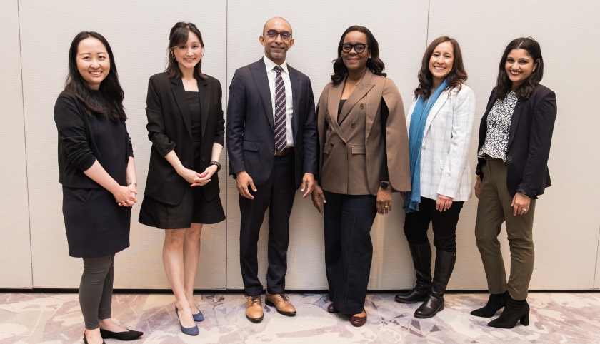 Five alumnae and Dean Abebe